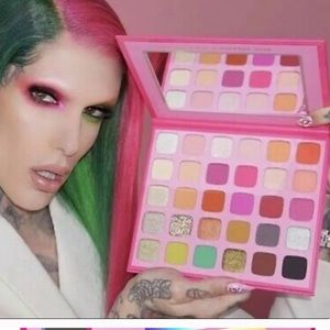 Morphe x Jeffree Star Artistry palette .